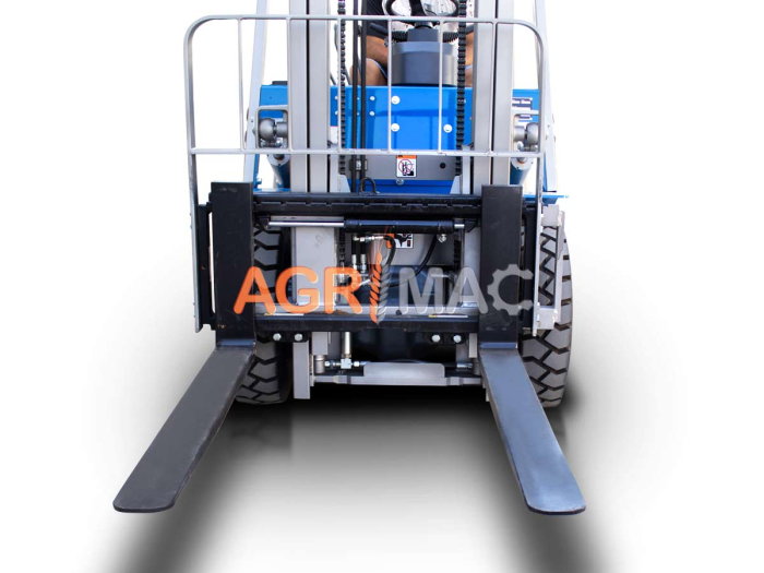 Motostivuitor diesel Clark 2.5T Xinchai Stage V cu catarg Duplex 3000 mm și furci 1220 mm [5]