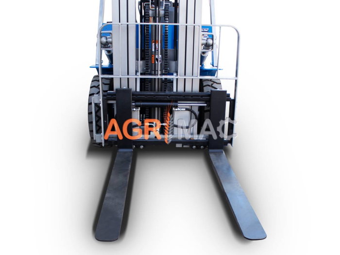 Motostivuitor diesel Clark 2.5T Xinchai C490 cu catarg Triplex 4500 mm și furci 1220 mm [7]