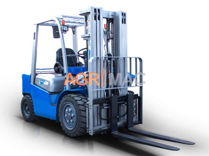 Motostivuitor diesel Clark 3.5T Xinchai A498BT1 cu catarg Triplex 4500 mm și furci 1220 mm [6]
