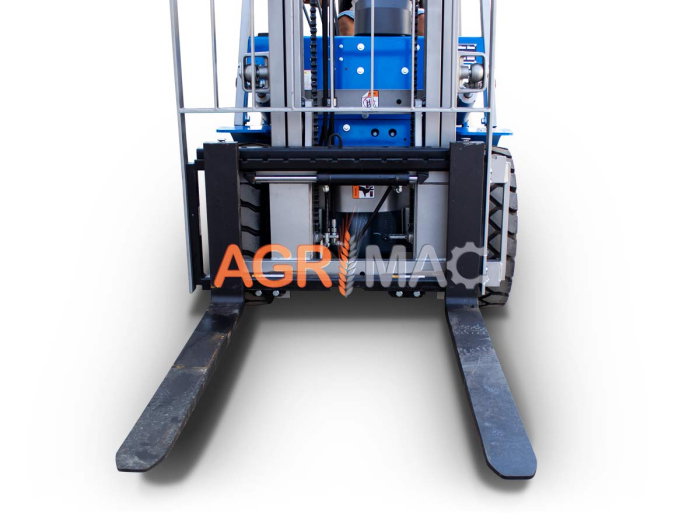 Motostivuitor diesel Clark 3.0T Xinchai C490 cu catarg Duplex 3000 mm și furci 1220 mm [9]