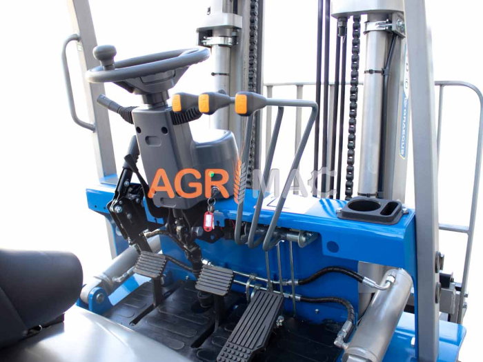 Motostivuitor diesel Clark 3.0T Xinchai Stage V cu catarg Duplex 3000 mm și furci 1220 mm [10]