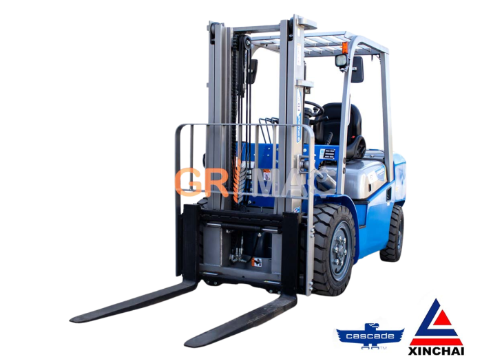 Motostivuitor diesel Clark 4.0T Xinchai 50 CP cu catarg Duplex 3000 mm și furci 1220 mm [1]