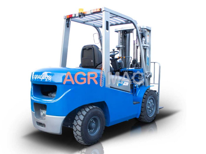 Motostivuitor diesel Clark 4.0T Xinchai Stage V cu catarg Triplex 4500 mm și furci 1220 mm [7]