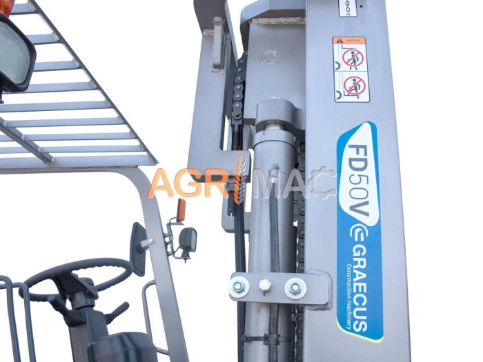 Motostivuitor diesel Clark 5.0T Yuchai Stage V cu catarg Duplex 3000 mm și furci 1220 mm [8]