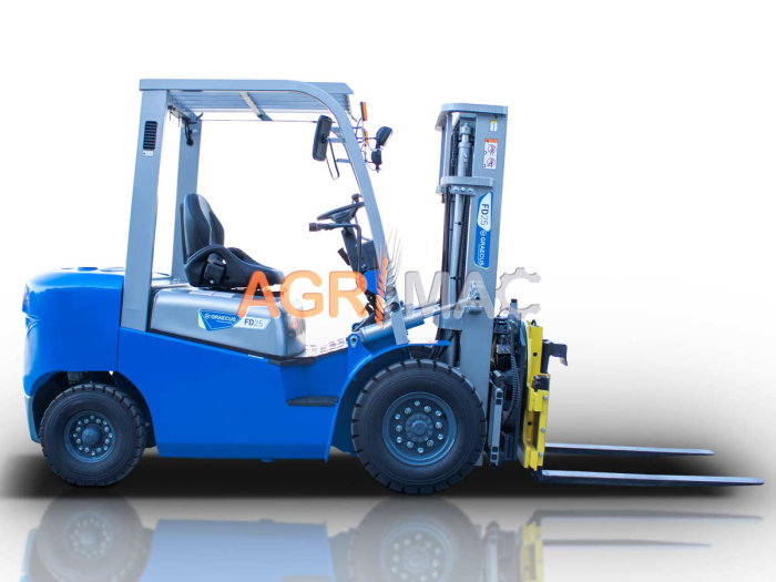 Motostivuitor diesel Clark 2.5T Xinchai C490 cu catarg Duplex rotativ 3000 mm și furci 1220 mm [12]