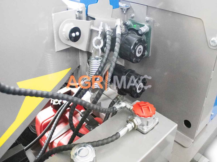 Tocător de crengi KBT15H, motor Loncin 27 CP, hidraulic, 150 mm [24]