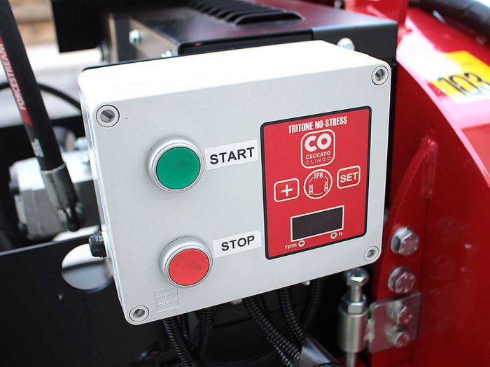 Tocator de crengi si resturi vegetale pe benzina, Ceccato Olindo TRICSMON [4]