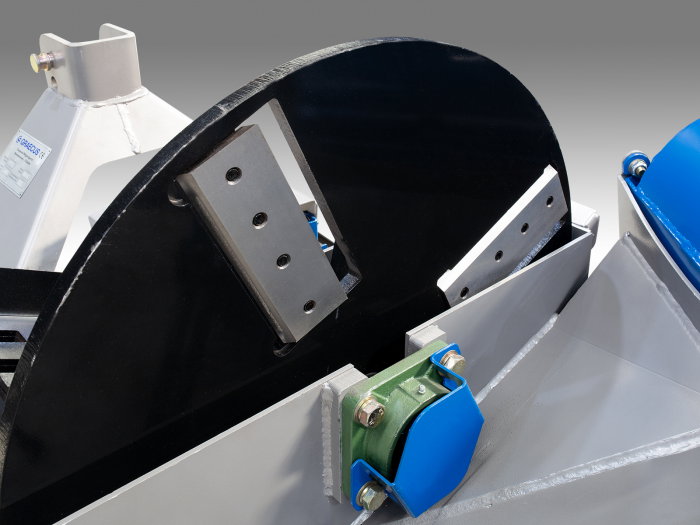 Tocator de crengi si resturi vegetale pentru tractor, necesar 40-80 CP, conectare cardan PTO, Graecus KT15S [11]