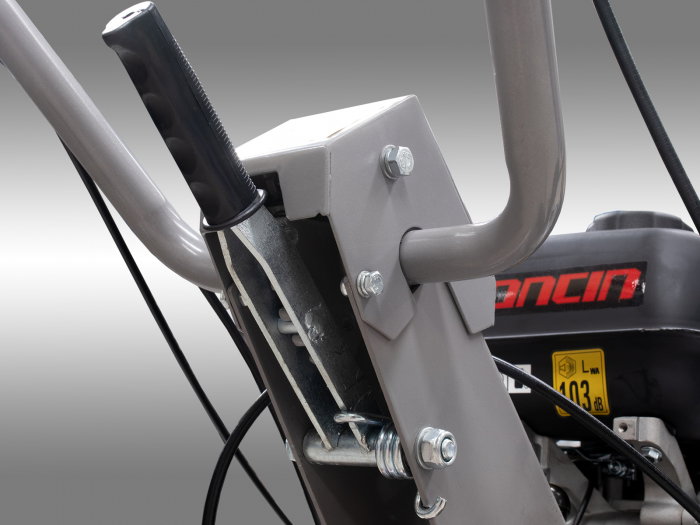 Tocator de resturi vegetale cu motor pe benzina Graecus GK [14]