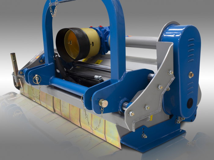 Tocator de vegetatie pentru tractor, 135 cm, conectare cardan PTO, deplasare laterala hidraulica, Graecus MKP135 [11]