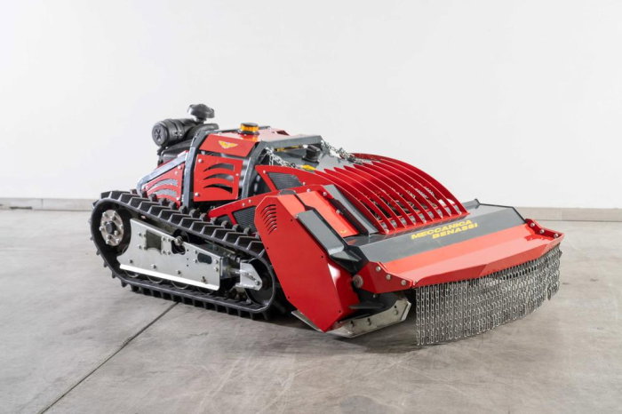 meccanica-benassi-ninja-remote-control-mulcher-110cm-vanguard-23hp-tracked.jpg [8]