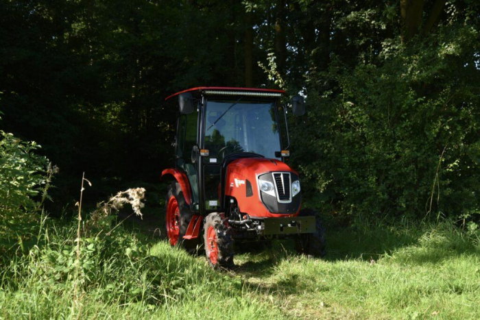 Shibaura SB50hc – Tractor compact 48 CP cu cabină, HST 3 game, PTO 540/750, 4 supape hidraulice, aer condiționat și LED [5]