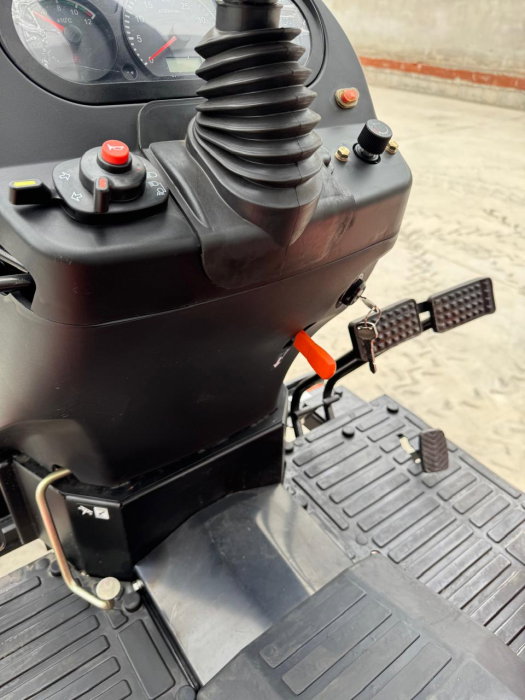 Tractor Hinomoto HM275 – 25 CP, 4×4, transmisie 9+3, PTO 540/980 rpm, motor 3 cilindri diesel [16]