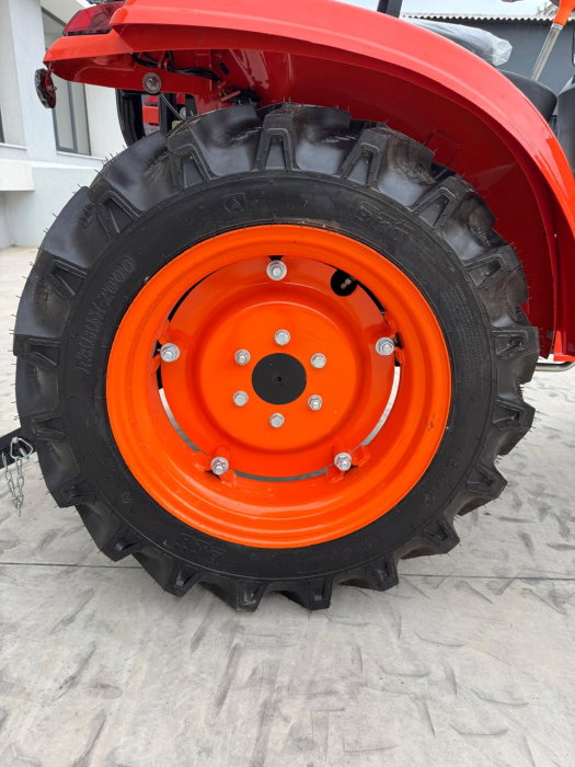 Tractor Hinomoto HM275 – 25 CP, 4×4, transmisie 9+3, PTO 540/980 rpm, motor 3 cilindri diesel [26]