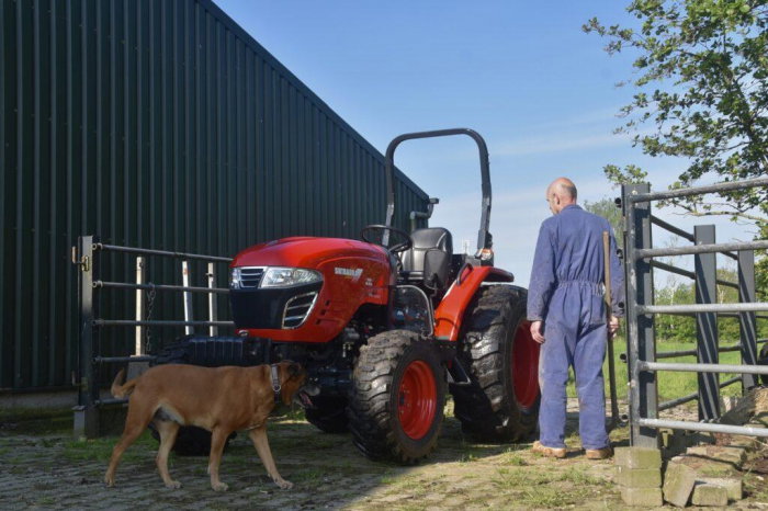 Shibaura SB62h – Tractor compact 60 CP, transmisie hidrostatică 3 game, PTO 540/750, headland management, greutăți frontale, 4×4, ROPS [4]