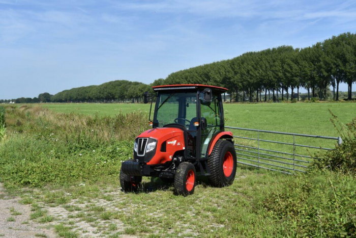 Shibaura SB36hc – Tractor compact 35 CP, cabină A/C, HST 3 game, PTO 540/750, 4 supape hidraulice, 1500 kg ridicare [4]