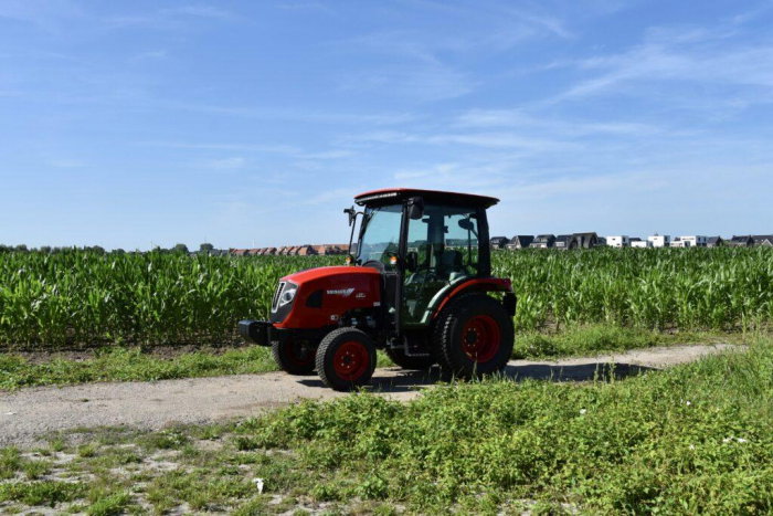Shibaura SB36hc – Tractor compact 35 CP, cabină A/C, HST 3 game, PTO 540/750, 4 supape hidraulice, 1500 kg ridicare [3]