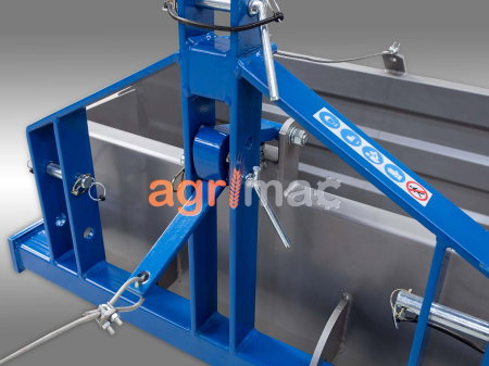 Cupă spate tractor BM100, 0.20 m³, basculare mecanică [6]