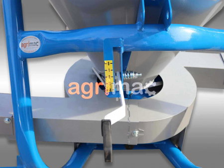 Distribuitor de îngrășăminte și sărăriță cu dublă distribuție L500 – 500L, 5-15m [5]