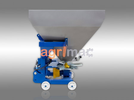 Distribuitor de îngrășăminte și sărăriță L600M – 600L, 18-20m, pentru tractor [3]