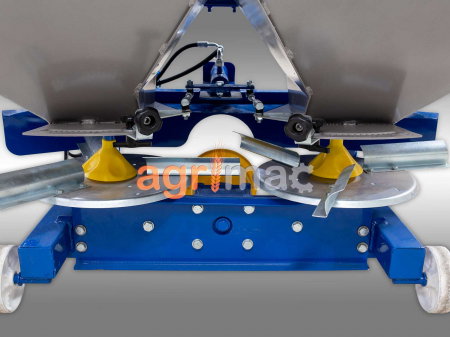Distribuitor îngrășăminte cu 2 discuri și sărăriță hidraulică 2L1500H – 1500L, 18-20m [19]