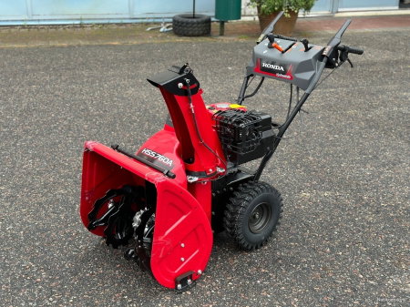 Freza de zăpadă Honda HSS 760A EW cu motor GX200 5.6 CP și transmisie hidrostatică [1]