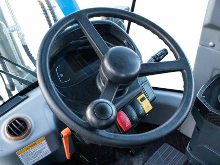 LD23 Cab – Încărcător frontal articulat 4×4, motor 75 CP, cabină climatizată, 2300 kg sarcină, cupă 2050 mm [26]