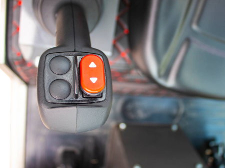 Mini încărcător frontal articulat 4x4, Perkins 25 CP [12]