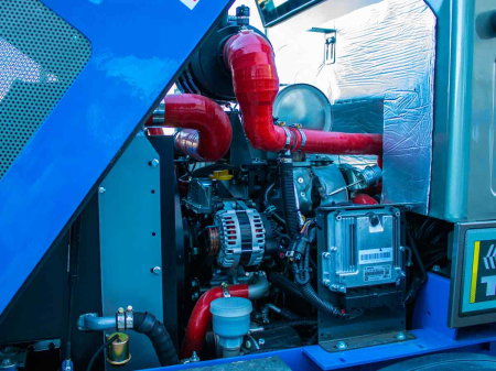 Mini încărcător frontal telescopic 60 CP, 2800 kg [18]