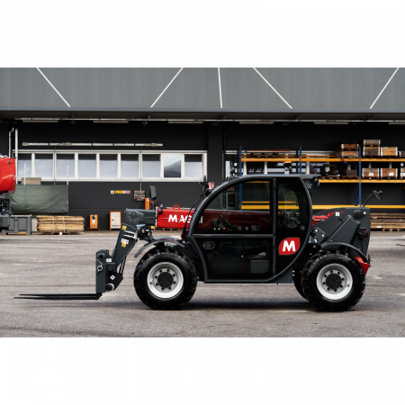 Magni TH 3.6 – Încărcător Telescopic Compact 3 t, 5,8 m, Motor Deutz 75 CP, Cabină MCTS, 4x4 [1]
