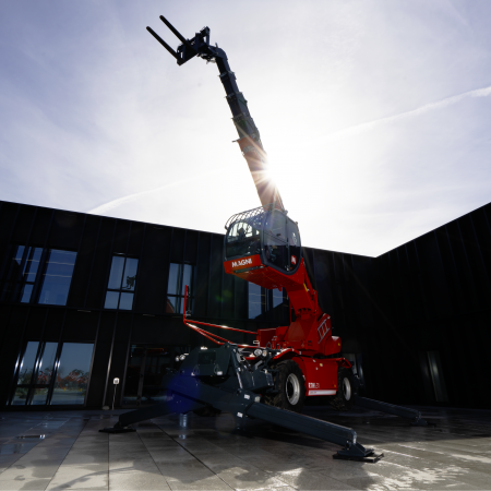 Magni RTH 6.31 EC – Încărcător Telescopic Tip Manitou 30,8 m, Cabină Elevabilă + Înclinabilă, Motor Volvo 218 CP, 6T [2]