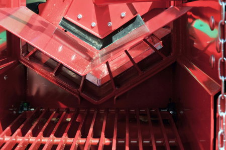 Japa® 435 TRE – Linie tăiere-despicare lemne cu PTO și motor electric 15 kW, Finlanda [7]