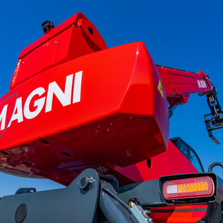 Magni RTH 6.22 – Încărcător Telescopic Tip Manitou, 22 m, 6T, Stabilizatori Foarfecă, Cabină High-Tech [4]