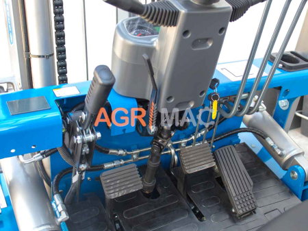 Motostivuitor diesel Clark 4.0T Xinchai 50 CP cu catarg Duplex 3000 mm și furci 1220 mm [8]