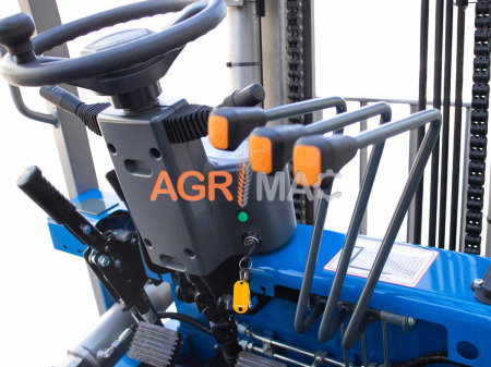 Motostivuitor diesel Clark 4.0T Xinchai 50 CP cu catarg Duplex 3000 mm și furci 1220 mm [7]