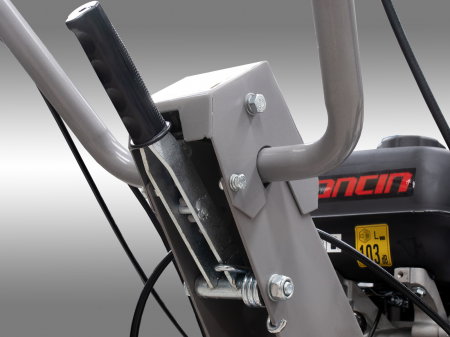 Tocator de resturi vegetale cu motor pe benzina Graecus GK [13]