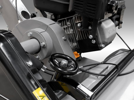 Tocator de resturi vegetale cu motor pe benzina Graecus GK [17]