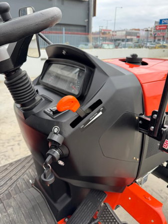 Tractor Hinomoto HM275 – 25 CP, 4×4, transmisie 9+3, PTO 540/980 rpm, motor 3 cilindri diesel [26]