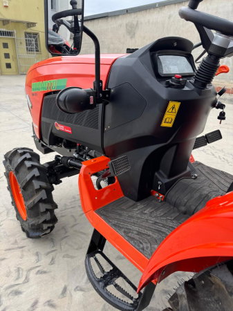 Tractor Hinomoto HM275 – 25 CP, 4×4, transmisie 9+3, PTO 540/980 rpm, motor 3 cilindri diesel [19]