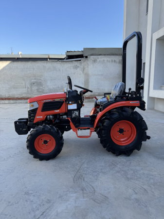 Tractor Hinomoto HM3025 – 25 CP, 3 cilindri, 4x4, PTO 540/1000 rpm, direcție hidrostatică [5]