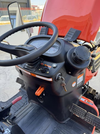 Tractor Hinomoto HM3025 – 25 CP, 3 cilindri, 4x4, PTO 540/1000 rpm, direcție hidrostatică [9]