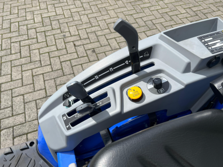 Tractor compact ISEKI TM4270 CAB, 25 CP, HST, 4x4 [7]