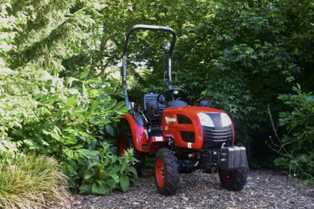 Shibaura SB25h – Tractor compact japonez 24 CP, transmisie hidrostatică, PTO 540/960, PTO intermediar, ridicare 650 kg [3]