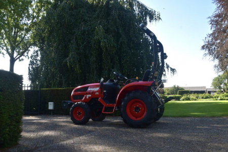 Shibaura SB25h – Tractor compact japonez 24 CP, transmisie hidrostatică, PTO 540/960, PTO intermediar, ridicare 650 kg [4]