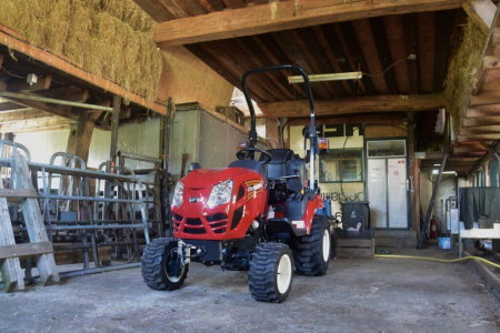 Shibaura SX25 – Tractor sub‑compact 24,5 CP, transmisie hidrostatică, PTO față/spate, direcție asistată [7]