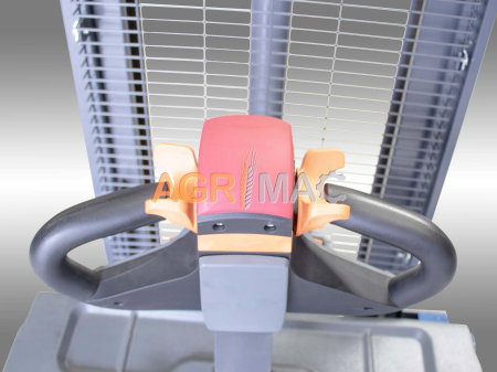 Transpalet electric SFE15 1.5T cu platformă operator și catarg Duplex 3200 mm [2]