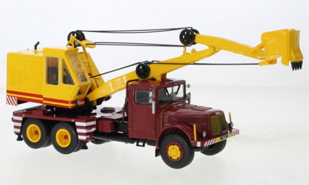 Macheta auto excavator Tatra 111 D030 A, scara 1:43