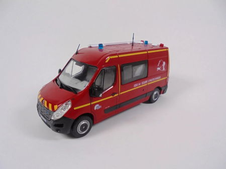 Machete autoturisme - Macheta masina pompieri cu echipaj canin Renault Master Van, scara 1:43