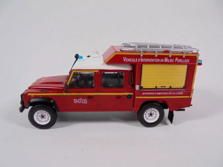 Macheta masina pompieri Land Rover Defender 130 crew cab pick-up, scara 1:43 [1]