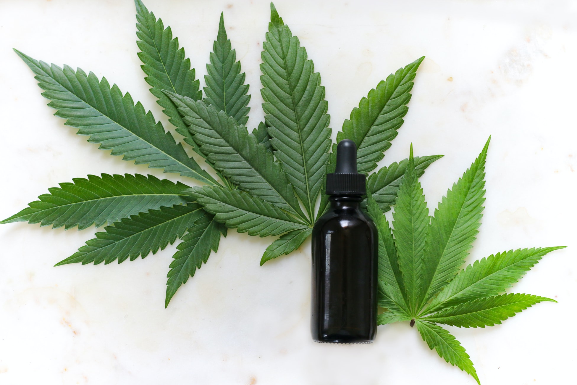 5 beneficii ale Uleiului CBD - afla care sunt cele mai importante